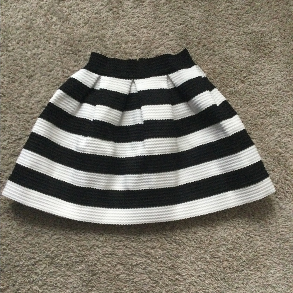 Forever 21 Contemporary Skirt